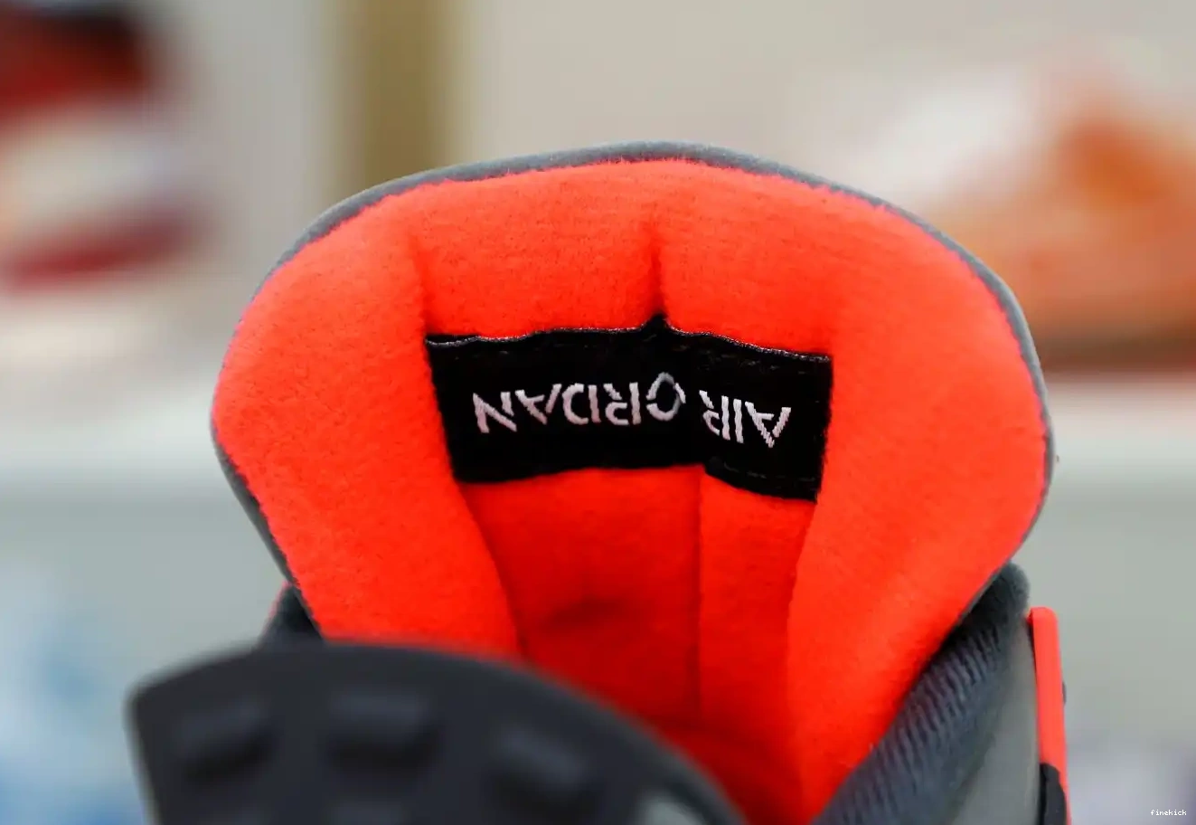 INFRARED AIR JORDAN 4 0528